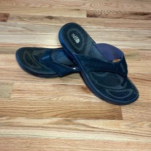 Men’s size 13 The North Face sandals